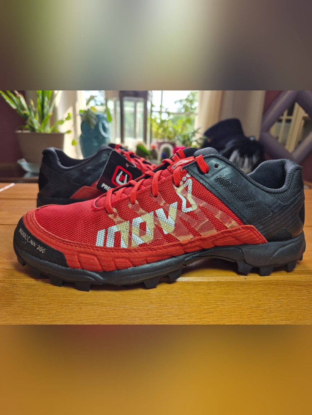 Inov-8 Mudclaw 300 Trail Running Shoes - Mens Size 7.5